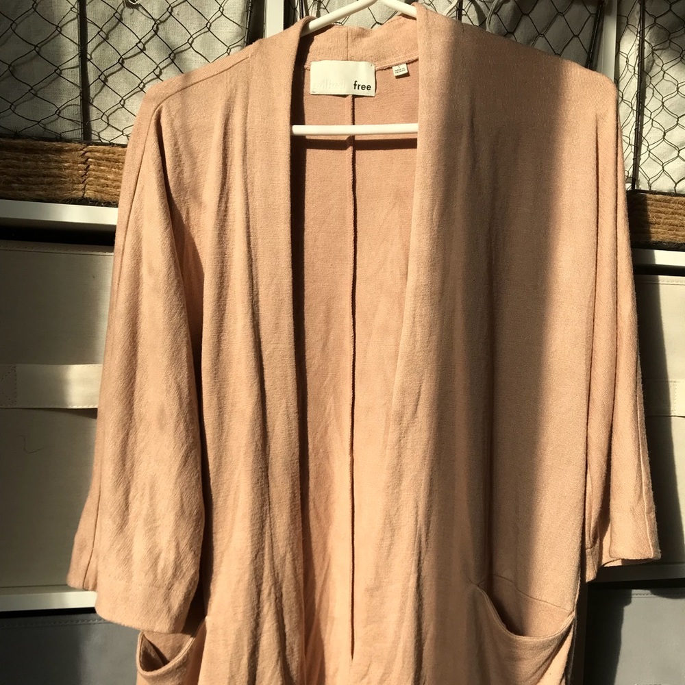 Aritzia Wilfred zlata sweater small Nwot